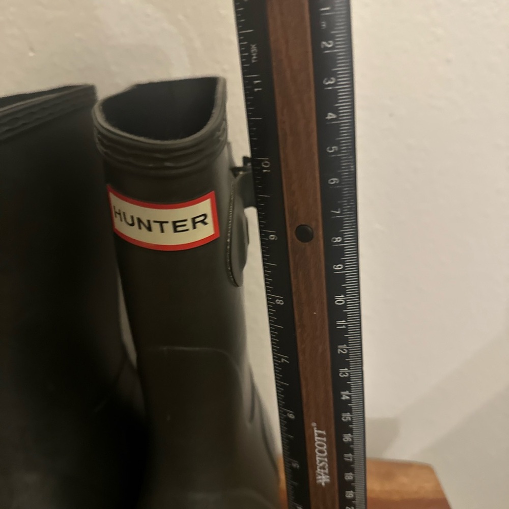 Used Hunter Rain Boots Size 7
